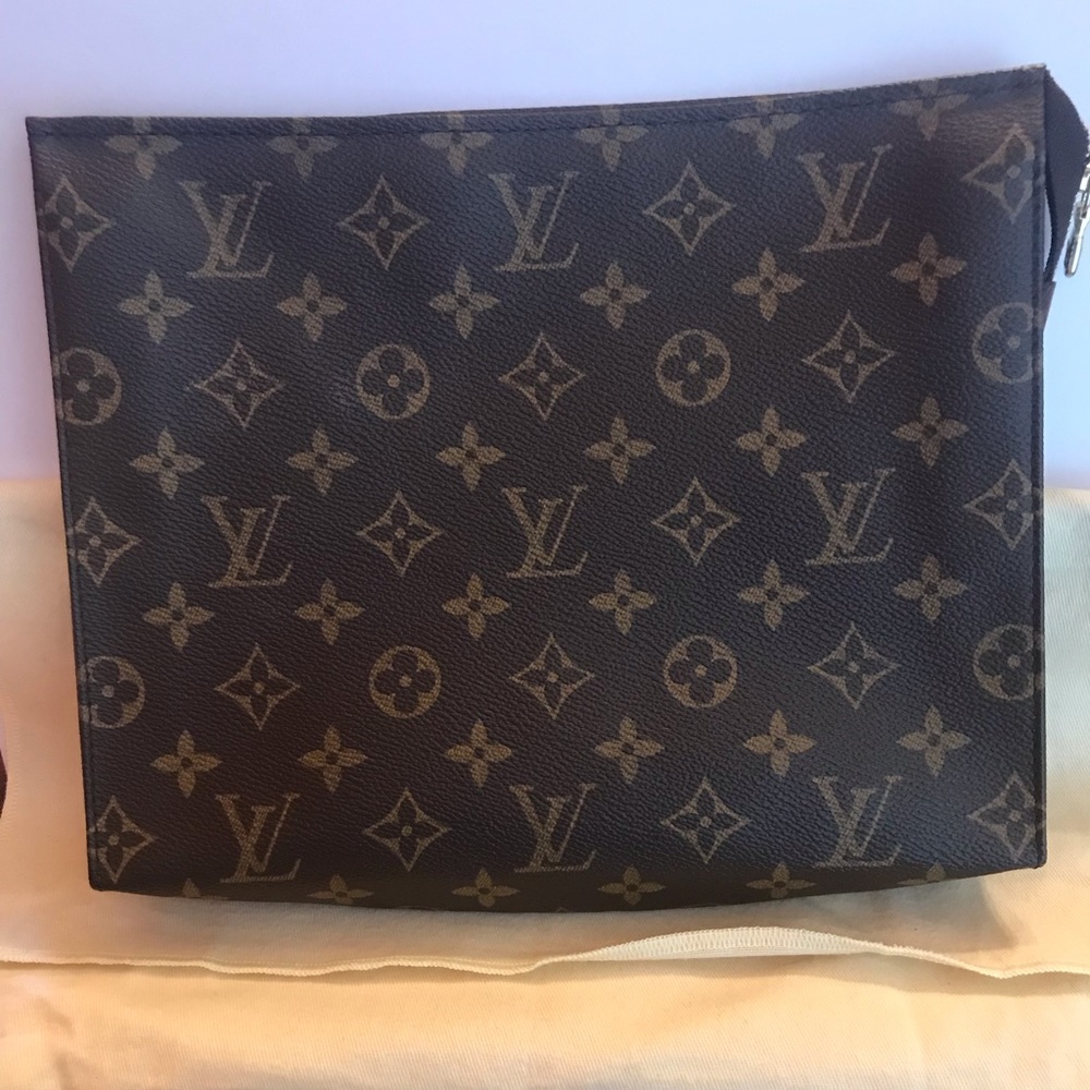 Authentic Louis Vuitton toiletry 26